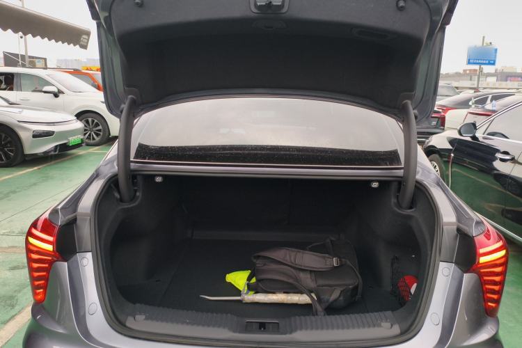 Used Hongqi H5 2024 2.0T Automatic Smart Connect Flagship Edition
