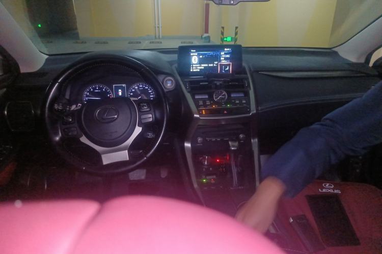 Used Lexus NX 2020 200 Front-Wheel Drive Vmotion Edition China VI Standard
