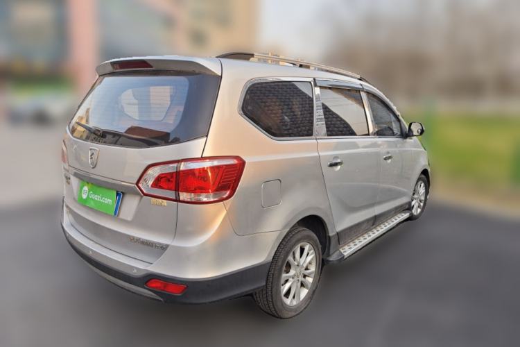 Used Baojun 730 2015 1.8L Manual Luxury Navigation ESP Version 7-seater

