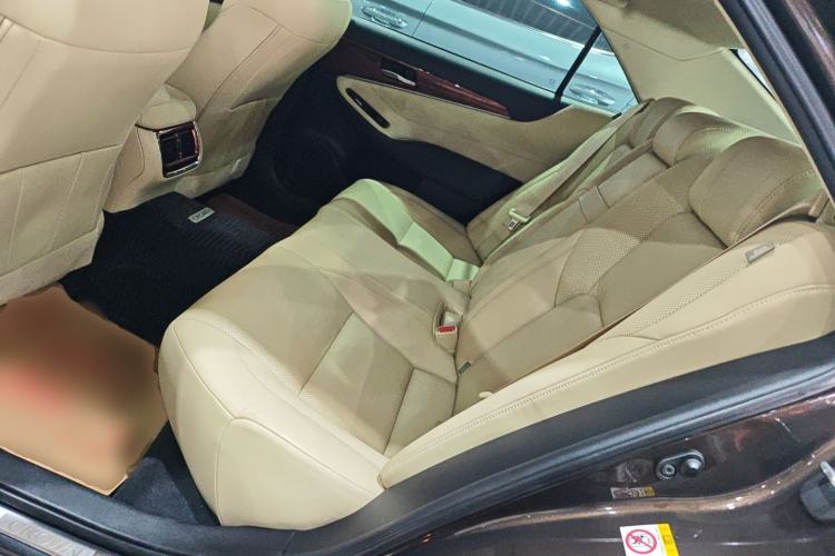 Used Toyota Crown 2015 2.0T Fashion Edition
