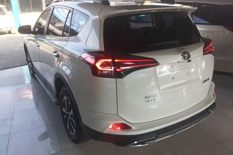 Used Toyota RAV4 2016 2.0L CVT Two-Wheel Drive Fashion Edition China V Standard