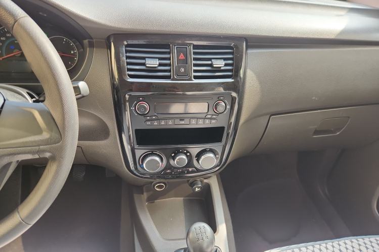 Used Wuling Rongguang V 2016 1.2L Standard Version
