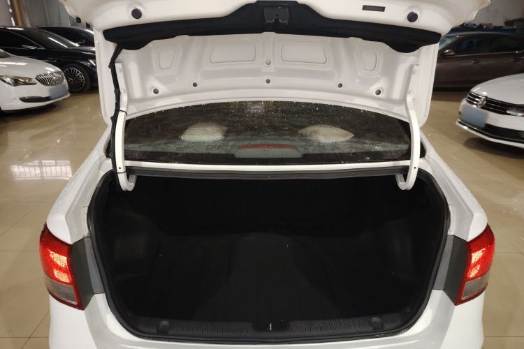 Used Kia K2 2015 Sedan 1.4L MT GLS