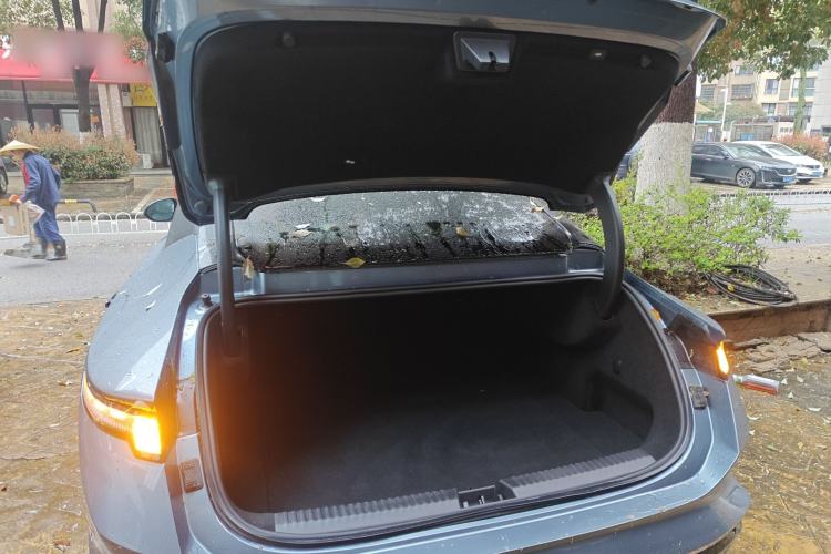 Used Lynk & Co Z10 2025 95 kWh 702 km All-Wheel Drive Intelligent Driving Ultra
