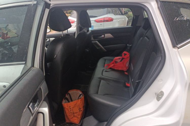 Used Haval H2 2017 Red-Label 1.5T Manual Two-Wheel Drive Luxury Model Left Rear Seat