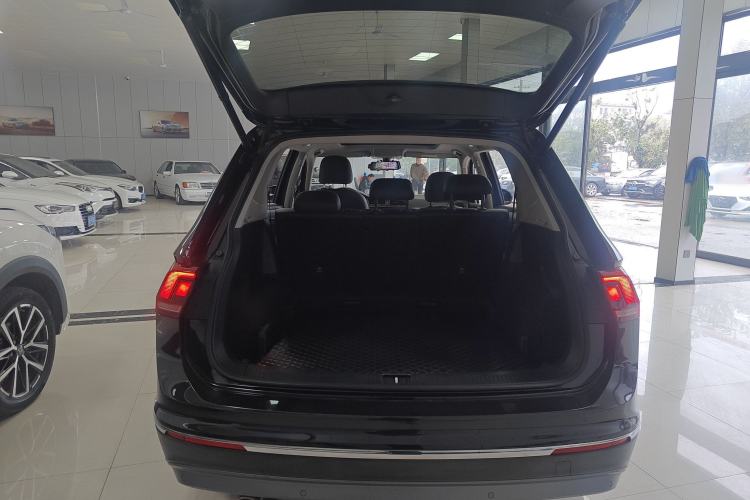 Used Volkswagen Tiguan L 2019 330TSI Automatic Two-Wheel Drive Panoramic Comfort Edition China V Standard
