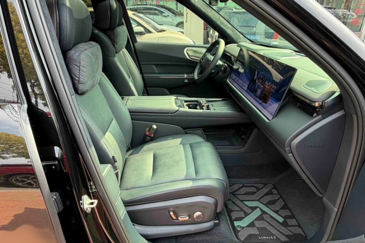 Used Lynk & Co 900 2025 2.0T Exploration Edition
