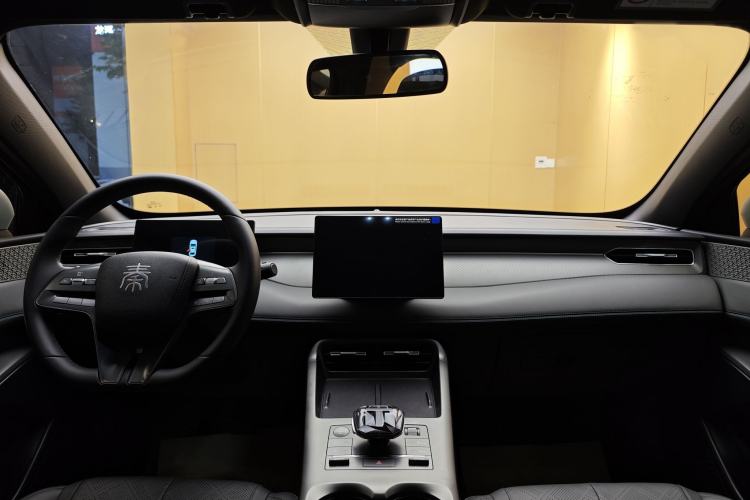 Used BYD Qin PLUS 2025 DM-i Smart Drive 55KM Leading Model Interior 10