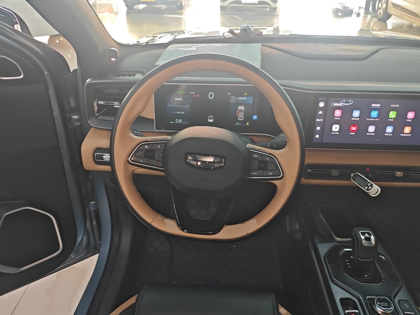 Geely Auto icon 2023 1.5TD Chocolate Luxe Edition — снимка 13