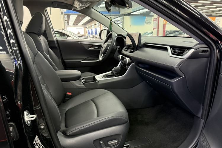 Used Toyota RAV4 2023 Dual-Engine 2.5L E-CVT Two-Wheel Drive Elite Plus Edition Interior 10