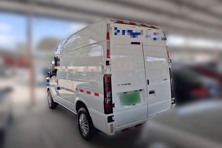 Used JMC Fushun 2022 2.0T Manual Van Short Wheelbase Mid-Height Roof 3-Seater