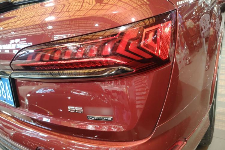 Used Audi Q7 2020 55 TFSI quattro S line sports model Right Rear Taillight