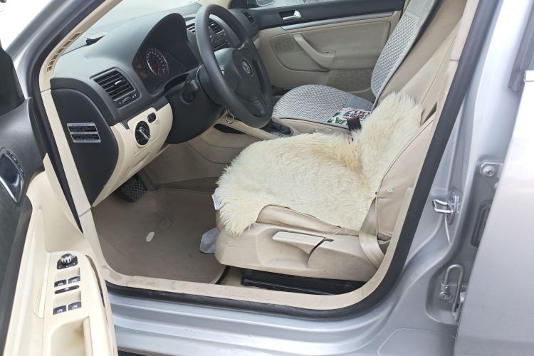 Used Volkswagen Sagitar 2011 1.6L Automatic Comfort Edition
