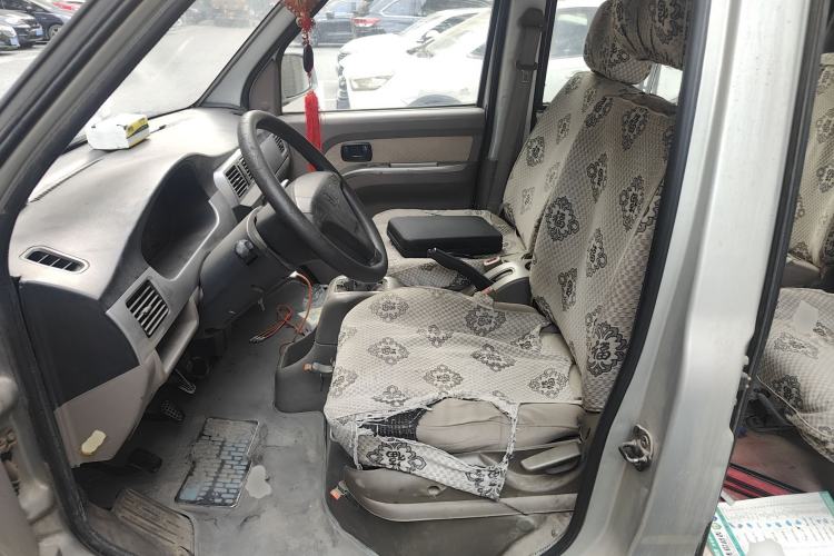 Used Wuling Rongguang 2011 1.2L Base Version
