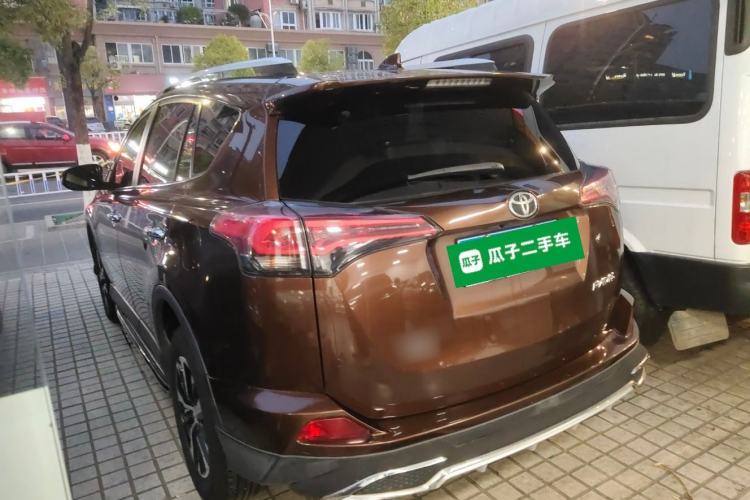 Used Toyota RAV4 2016 2.0L CVT Two-Wheel Drive Fashion Edition China V Standard