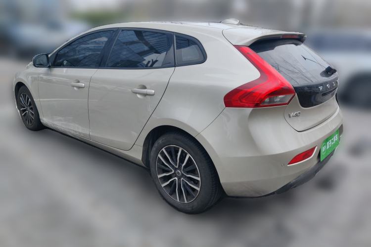Used Volvo V40 2017 T3 Zhiyi Edition
