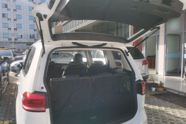 Used Volkswagen Touran 2018 Volkswagen Touran L 280TSI DSG Comfort Edition 7-seater
