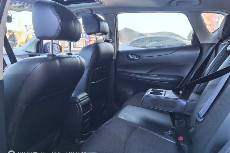 Used Nissan Tiida 2011 1.6L CVT Smart Version Interior 3