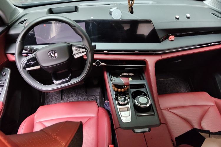 Used CHANGAN CS75 PLUS 2022 2nd Generation 2.0T Automatic Navigation Version Center Console