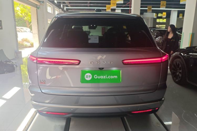 Used ONVO Luxeed L90 2025 Model—Ultra Six-Seater Version
