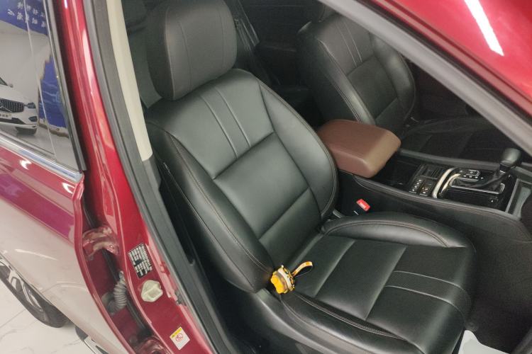 Used GAC Trumpchi GS7 2017 320T Two-Wheel-Drive Luxury Smart Connectivity Model
