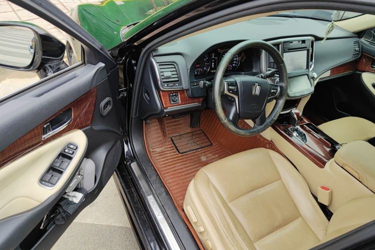 Used Toyota Crown 2015 2.0T Fashion Edition
