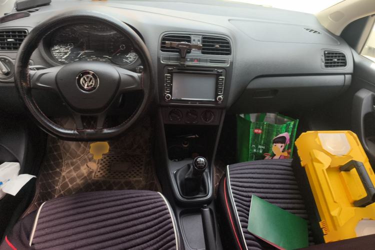 Used Volkswagen Polo 2014 1.4L Manual Fashion Edition Center Console