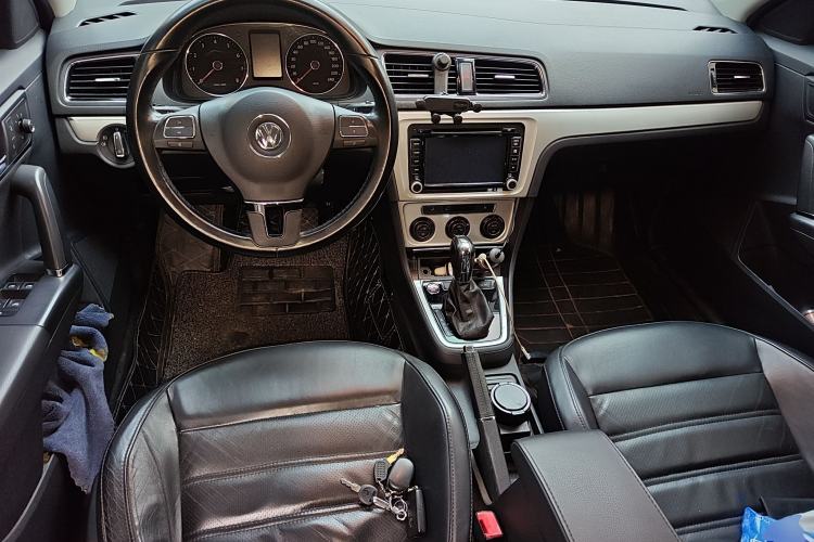 Used Volkswagen Gran Lavida 2013 1.4 TSI Automatic Luxury Model
