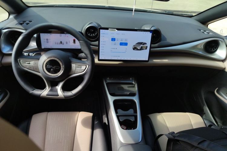 Used BYD Dolphin 2025 Intelligent Driving Version 410 km Fashion Edition Center Console