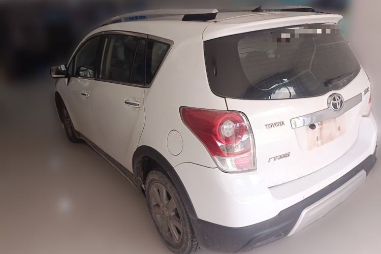 Used Toyota Verso 2015 180E CVT Crossover Edition Rear Left 45 Deg