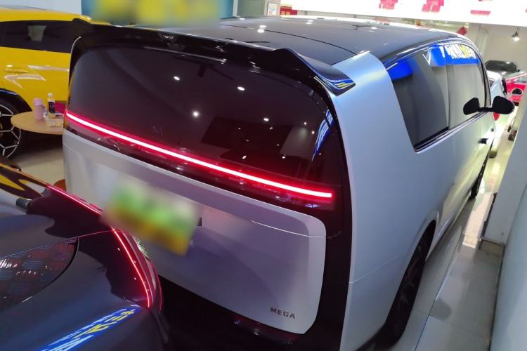Used Li Auto MEGA 2024 Ultra Model