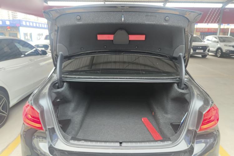 Used BMW 5 Series 2018 Restyled 530Li Leading Edition M Sport Package
