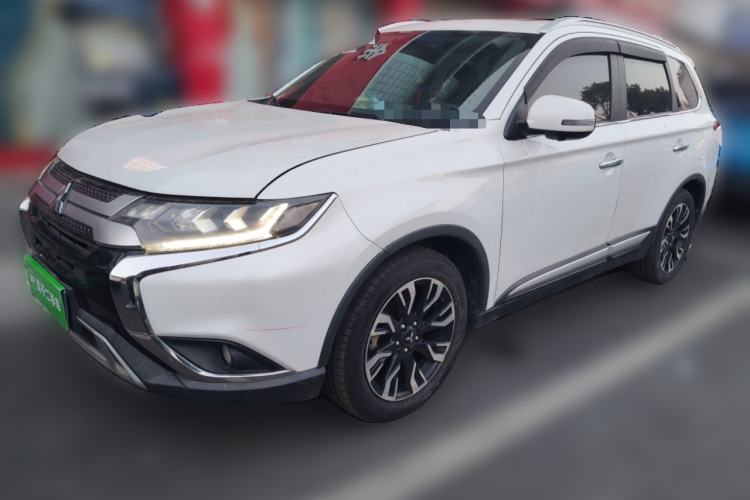 Used Mitsubishi Outlander 2019 2.4L 4x4 Zhi Xiang Edition 7 Seats China VI Standard