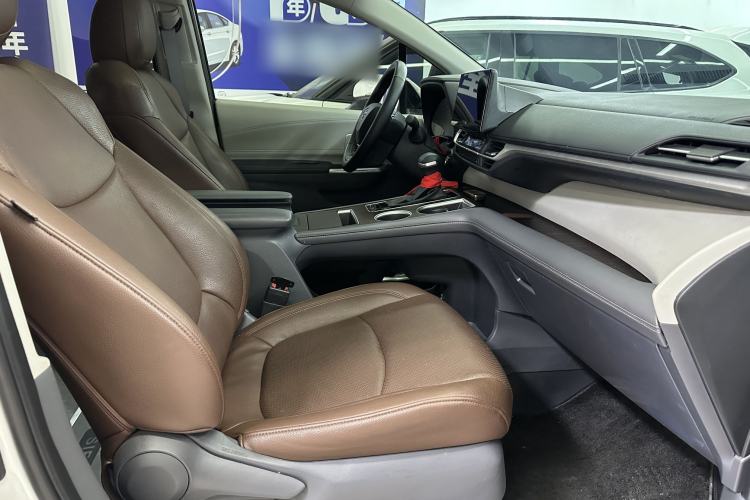 Used Toyota SIENNA 2024 2.5L Hybrid Comfort Edition Interior 10