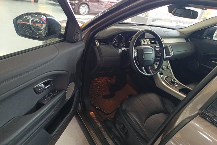 Used Land Rover Range Evoque 2017 2.0T SE Smart Glow Edition Driver Seat