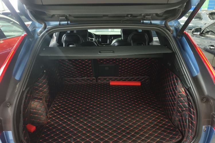 Used Volvo XC60 New Energy 2019 T8 E-Drive Hybrid Intelligent Luxury Sport Edition China VI
