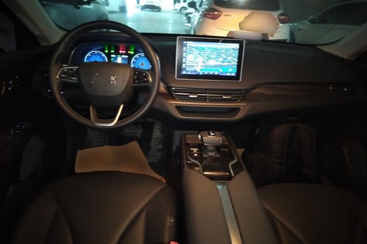 Used Hongqi E-QM5 2022 431 km Charge & Enjoy Edition Center Console