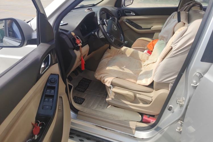 Used Baojun 730 2014 1.5L Manual Luxury Navigation ESP Version 7 Seats