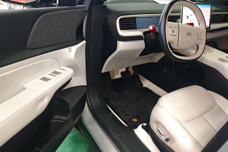 Used XPeng G6 2023 580 Long-Range Pro Driver Seat