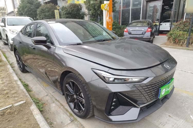 Used Changan UNI-V 2022 1.5T Prestige Version
