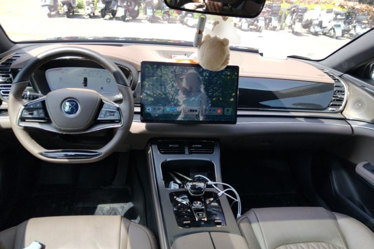 Used BYD Han 2023 DM-i Champion Edition 200KM Flagship Model