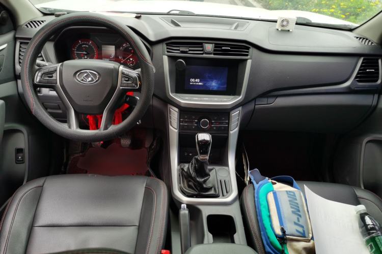 Used SAIC MAXUS T60 2017 2.8T Diesel Manual Two-Wheel Drive High-Ride Comfort Plus Long-Body Emission Standard V
