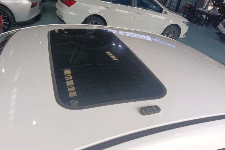 Used Mazda Mazda 3 Axela 2014 Sedan 1.5L Automatic Luxury Model
