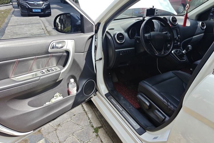 Used Haval H6 2015 Upgraded Model 1.5T Manual Two-Wheel Drive Elite Version