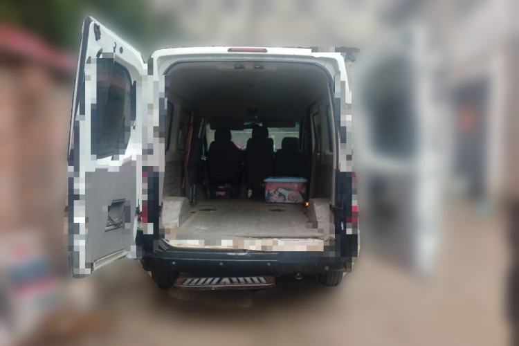 Used JAC Sunray 2017 2.0T Short-Wheelbase Mid-Roof StarTourer Light Commercial Van