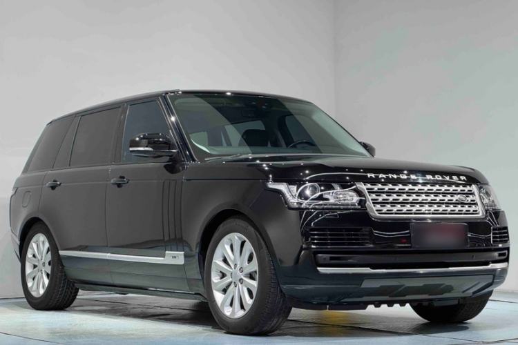 Used Land Rover Range 2017 3.0 SC V6 Vogue Extended Version Exterior 2