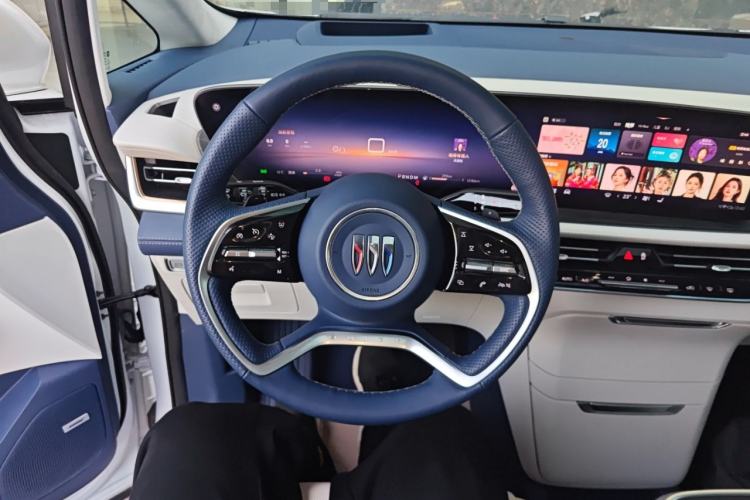 Used Buick Century 2023 2.0T Six-Seater Yinshi Edition
