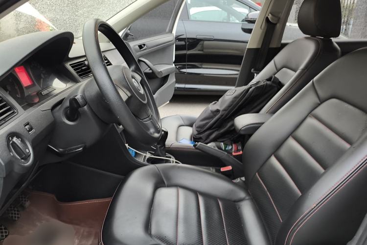 Used Volkswagen Santana 2013 1.6L Manual Fashion Edition