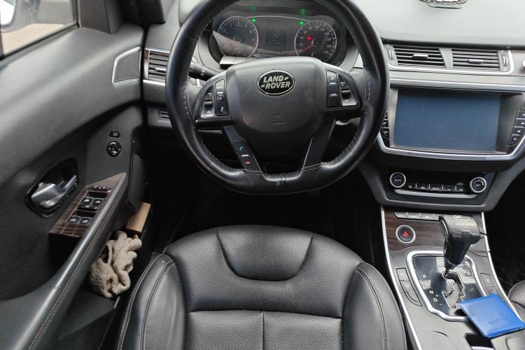 Used Land X7 2015 2.0T Panoramic Prestige Edition
