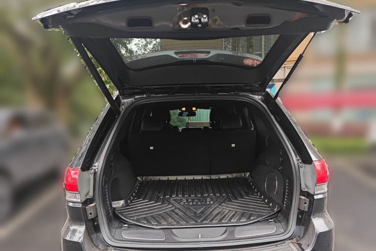 Used Jeep Grand Cherokee 2015 3.0TD Diesel Comfort Navigation Edition
